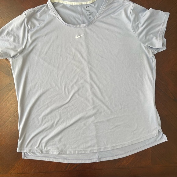Nike Women's Light Top size XL - Picture 1 of 5